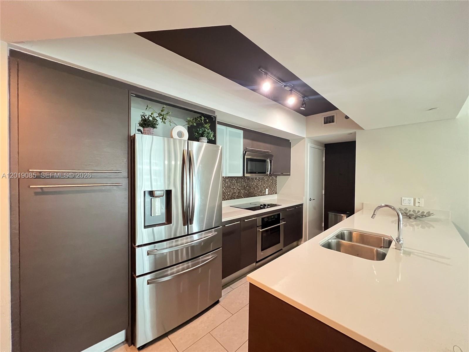 500 BRICKELL WEST CONDO - Residential