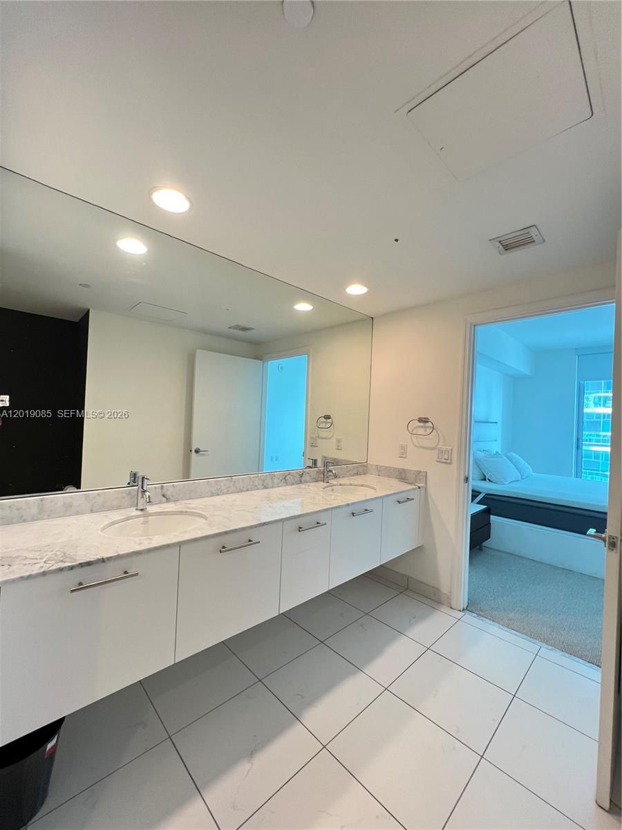 500 BRICKELL WEST CONDO - Residential