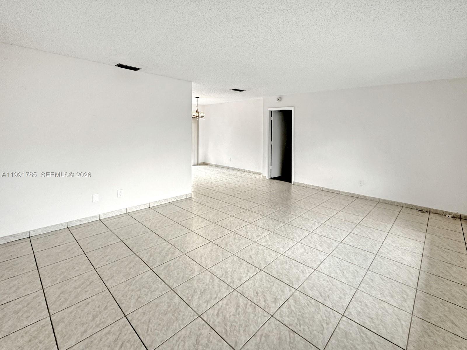 RAINBOW MIRAMAR - Residential