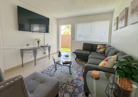 LIVE PALM BEACH FLORIDA WEATHER AND BREAKING NEWS 650 NE 15TH ST Fort Lauderdale FL 33304