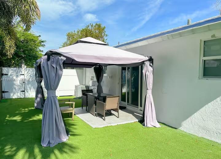 Lauderdale Gardens - Residential Income