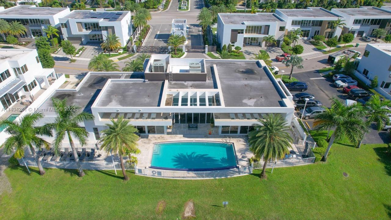 DORAL COMMONS RESIDENTIAL - Residential