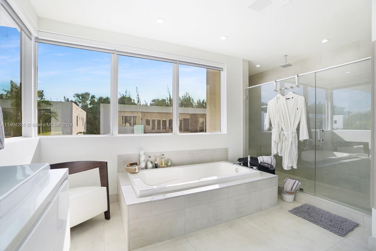 DORAL COMMONS RESIDENTIAL - Residential