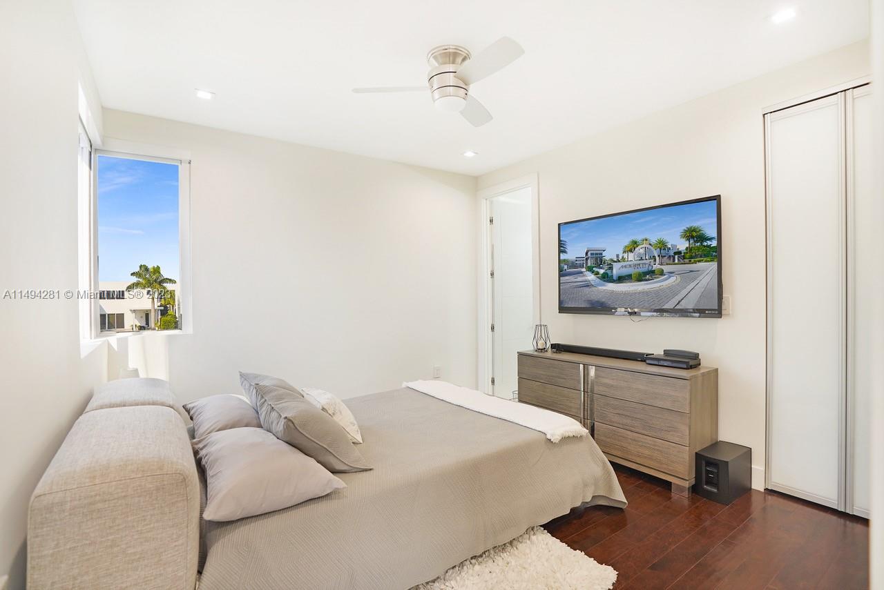 DORAL COMMONS RESIDENTIAL - Residential