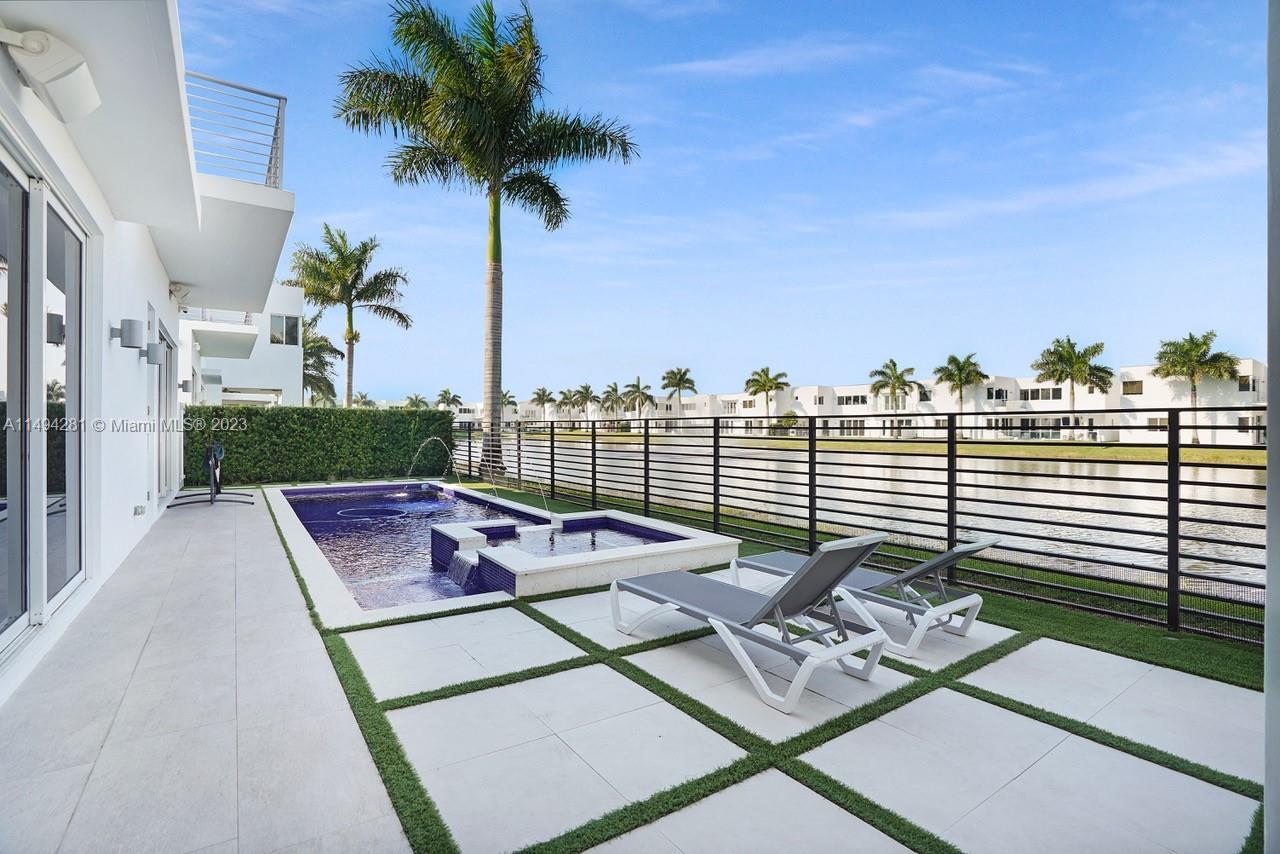 DORAL COMMONS RESIDENTIAL - Residential