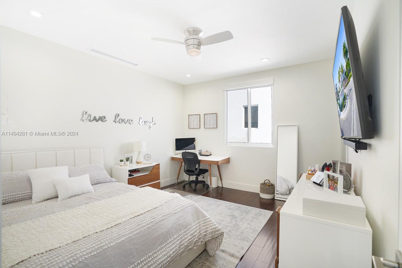 DORAL COMMONS RESIDENTIAL - Residential