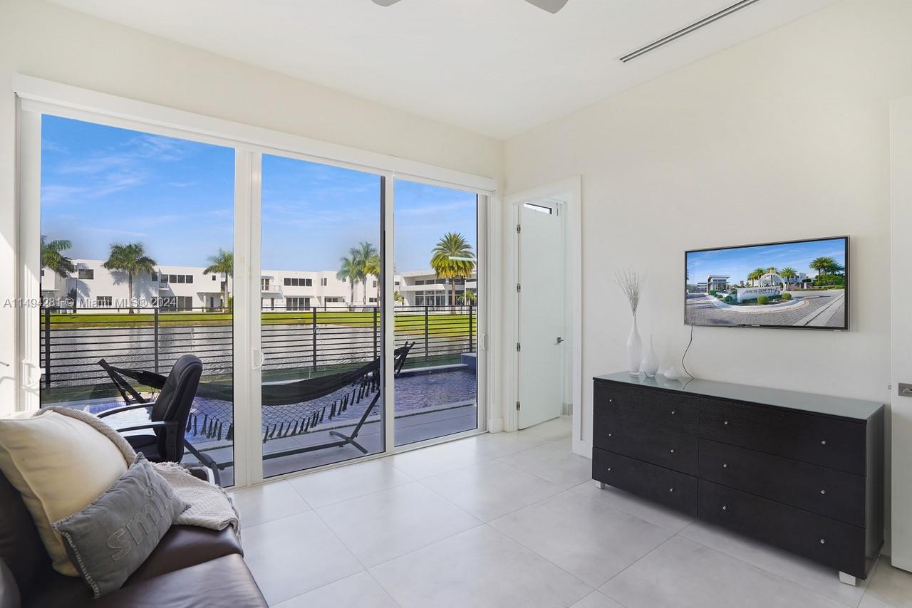 DORAL COMMONS RESIDENTIAL - Residential