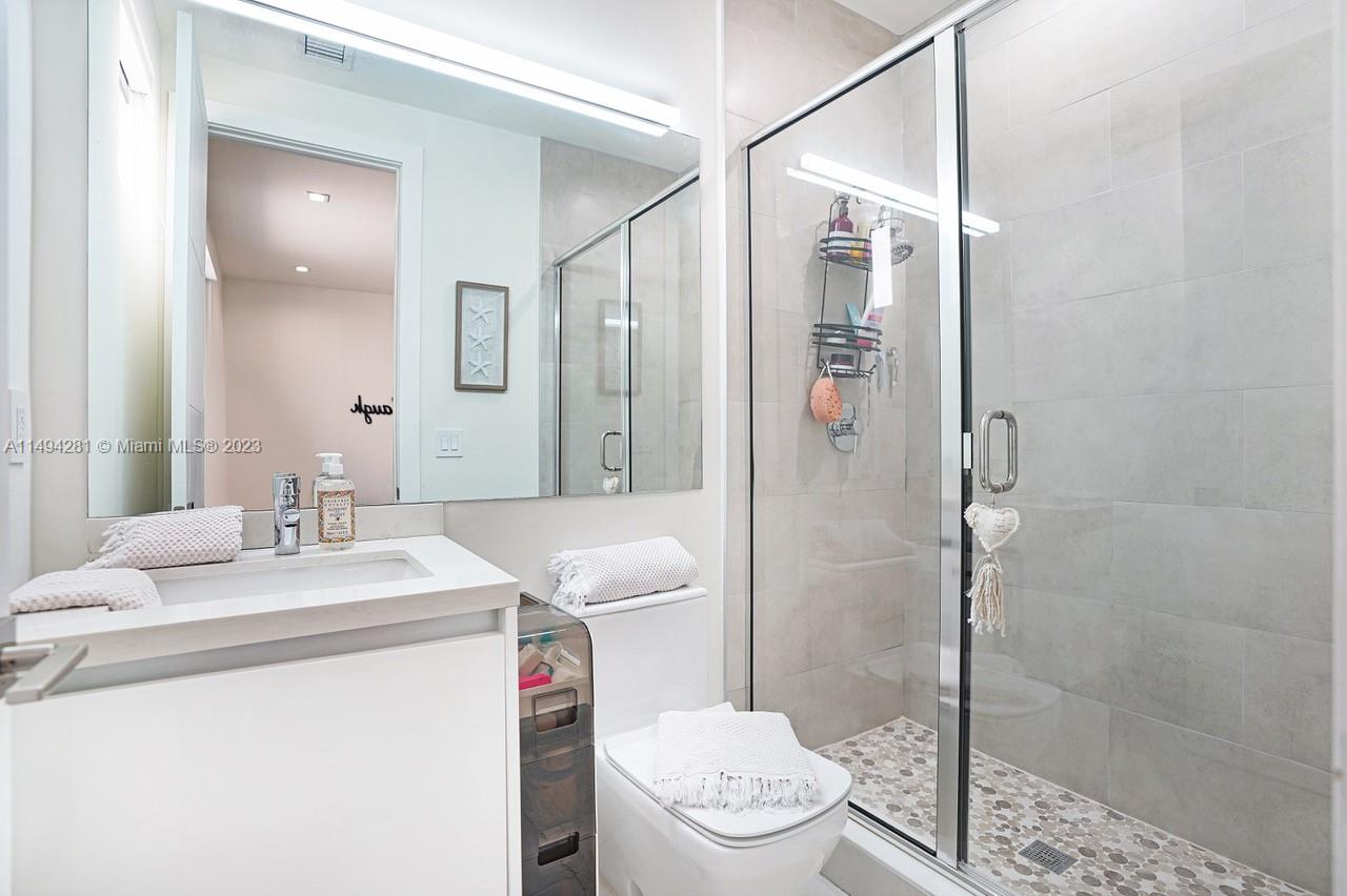 DORAL COMMONS RESIDENTIAL - Residential