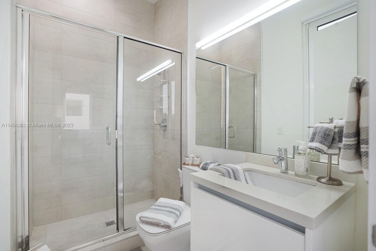 DORAL COMMONS RESIDENTIAL - Residential