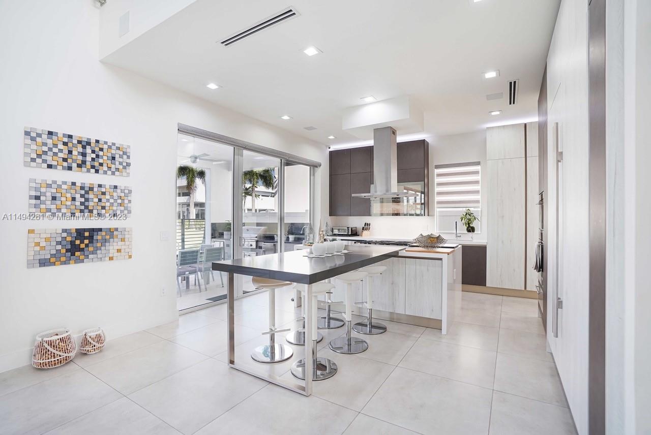 DORAL COMMONS RESIDENTIAL - Residential