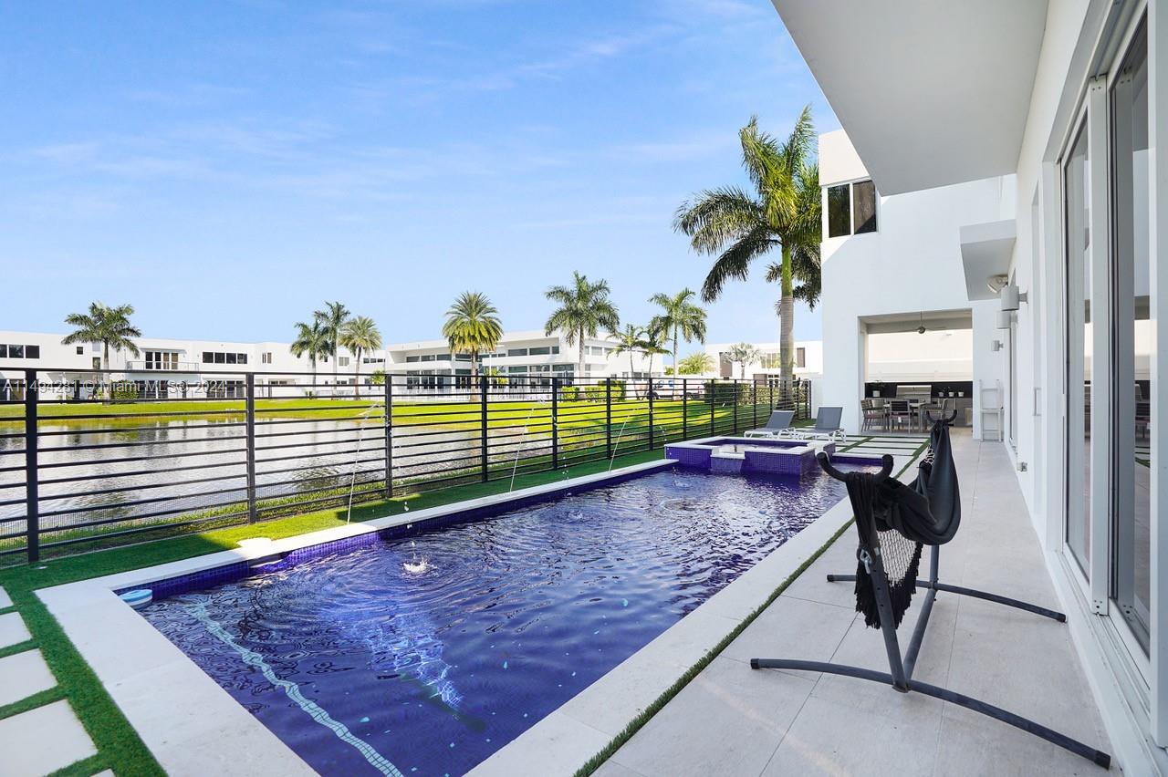 DORAL COMMONS RESIDENTIAL - Residential