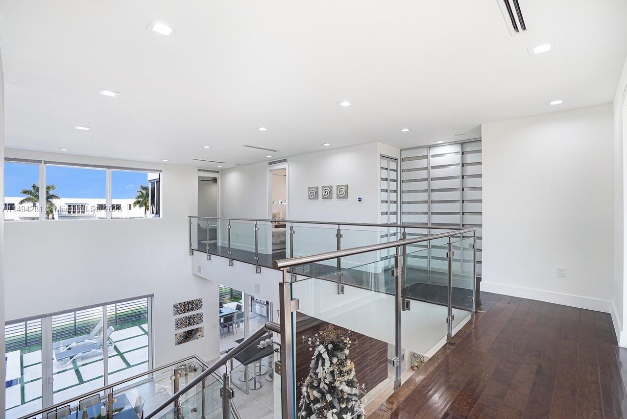 DORAL COMMONS RESIDENTIAL - Residential