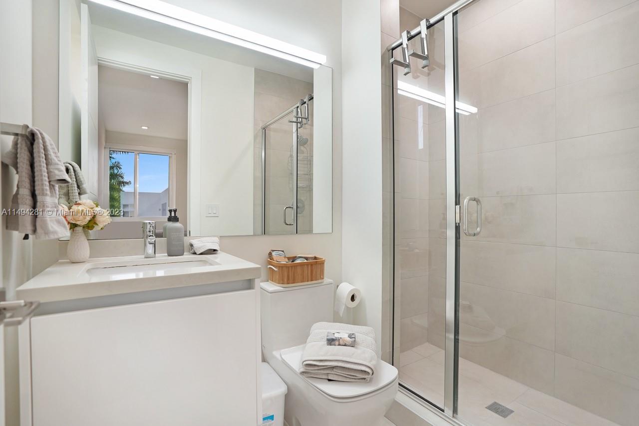 DORAL COMMONS RESIDENTIAL - Residential