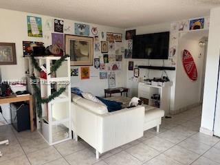 BRENTWOOD TOWNHOUSE 4 CON - Residential