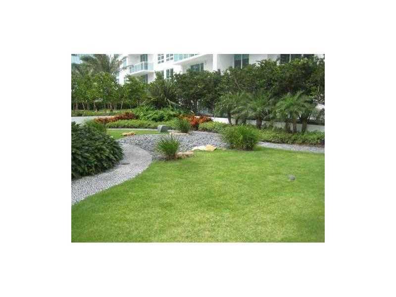 THE PLAZA 851 BRICKELL CO - Residential Lease