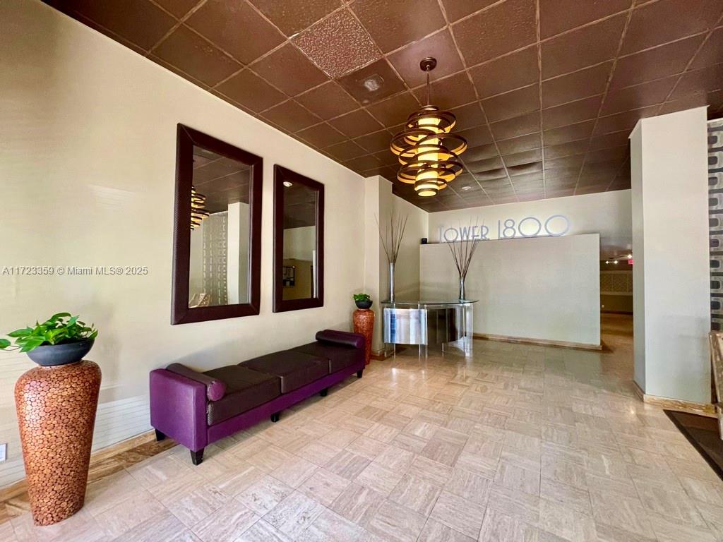 1800 Collins Ave 7C
