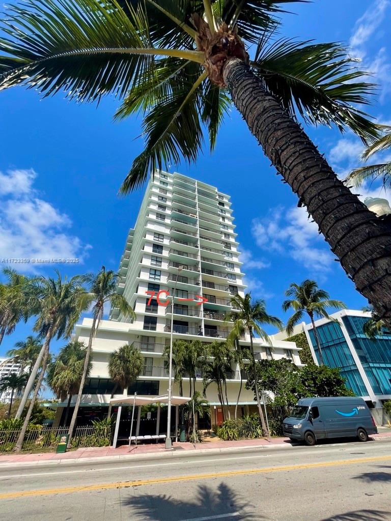 1800 Collins Ave 7C