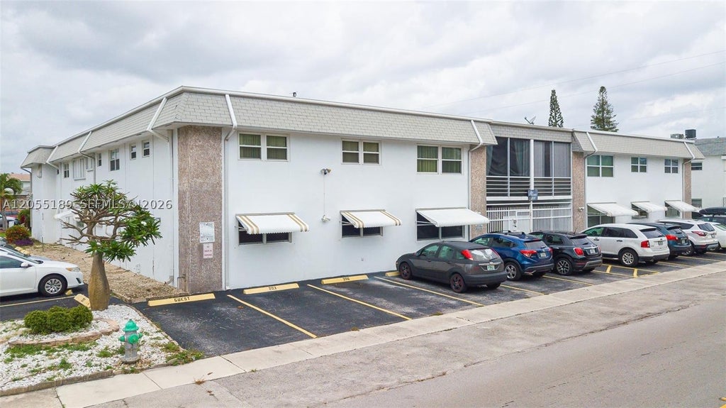 Photo of 1300 N 17th Ave #108, Hollywood, FL 33020 (MLS # A12055189)