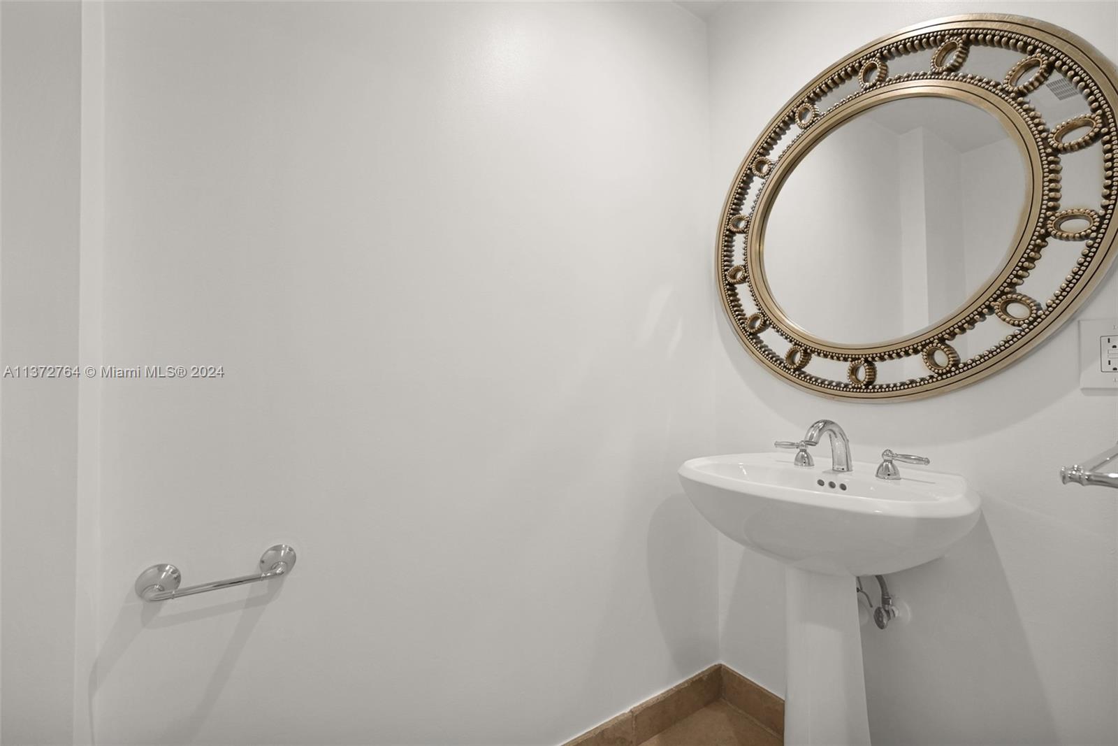 THE PORT RESIDENCES - Residential