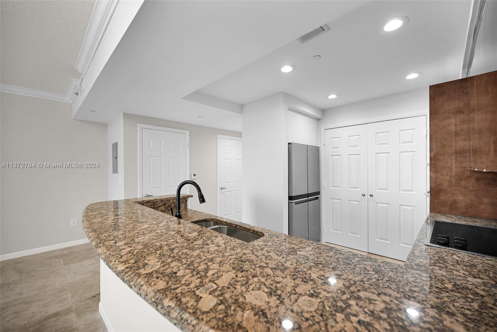 THE PORT RESIDENCES - Residential