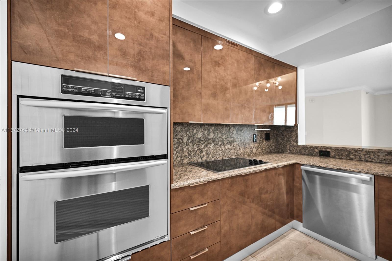 THE PORT RESIDENCES - Residential