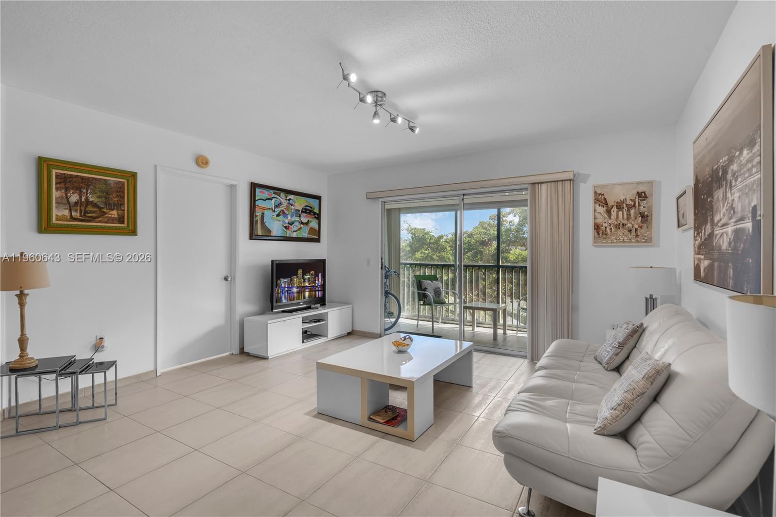 SUFFOLK AT CENTURY VILLAG - Residential