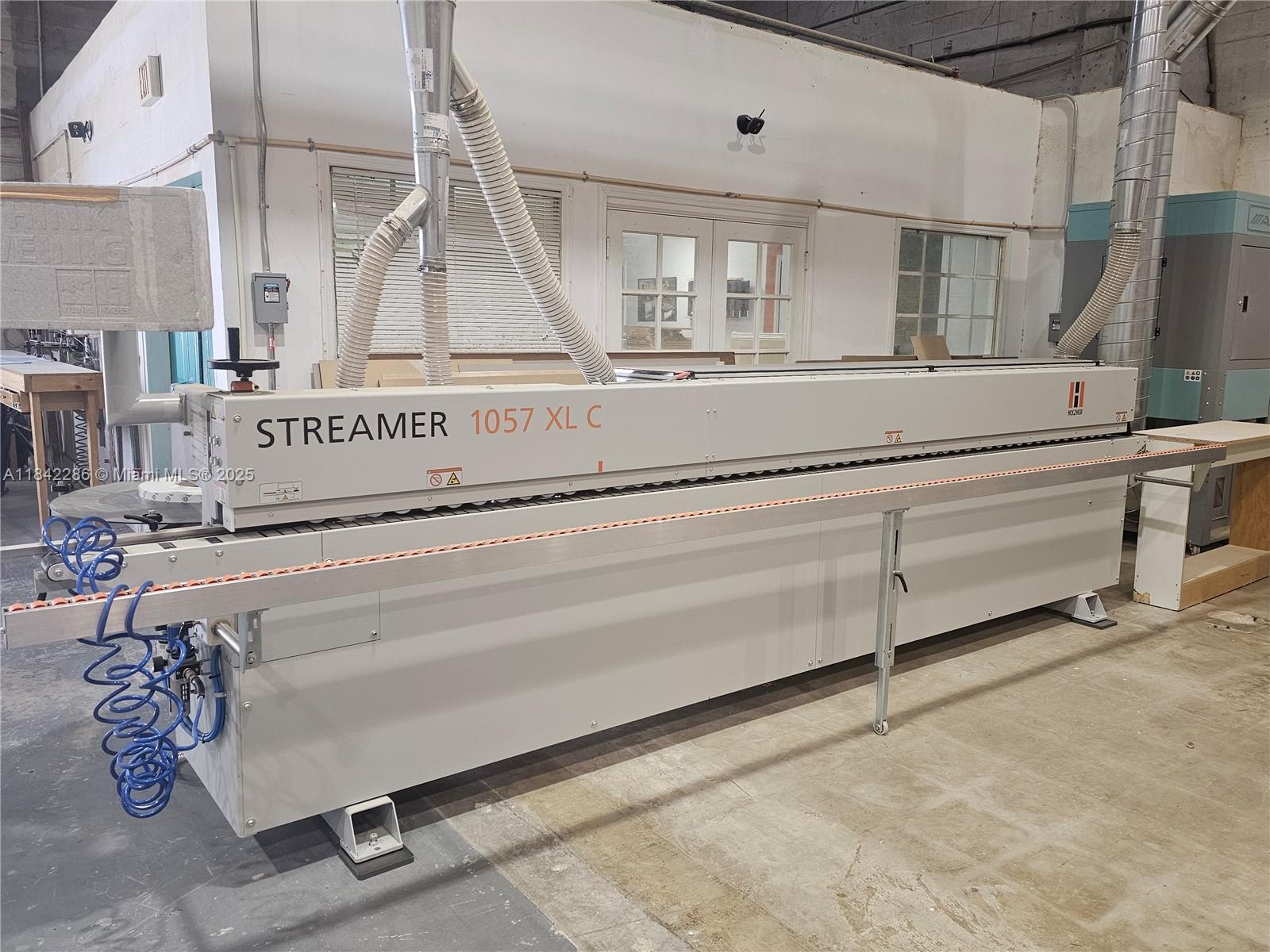 State of the art kitchen cabinet manufacturer. Includes all the tolls and machinery for production. This business sells 100% of its production to a showroom owned by the seller, which it guarantees an stable cash flow since day one, but has plenty of capacity to produce for the general public.