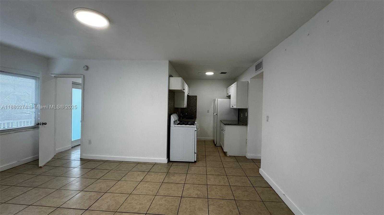 Great location near restaurants and stores. 5 minutes to the beach , well-maintained condo, nice water front pool and canal acces for kayaking, paddle board. Unit is vacant and easy to show. Street parking or pay an assigned spot to the association.