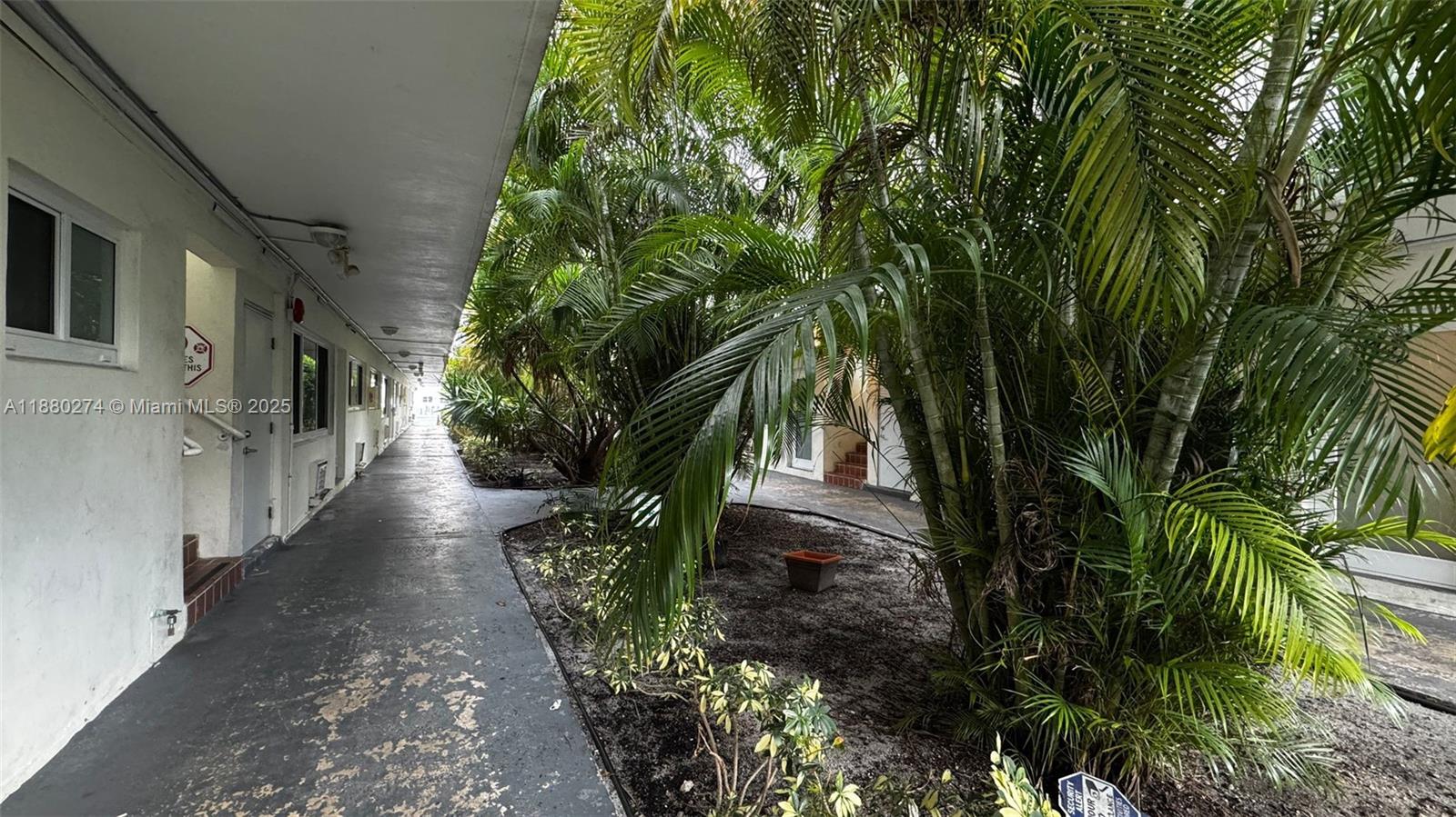 1225 Marseille Dr 26
