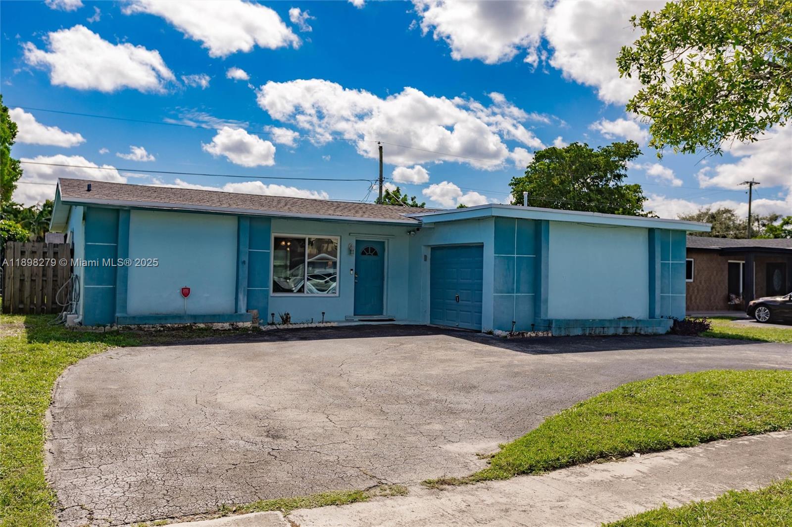 8480 NW 29th St