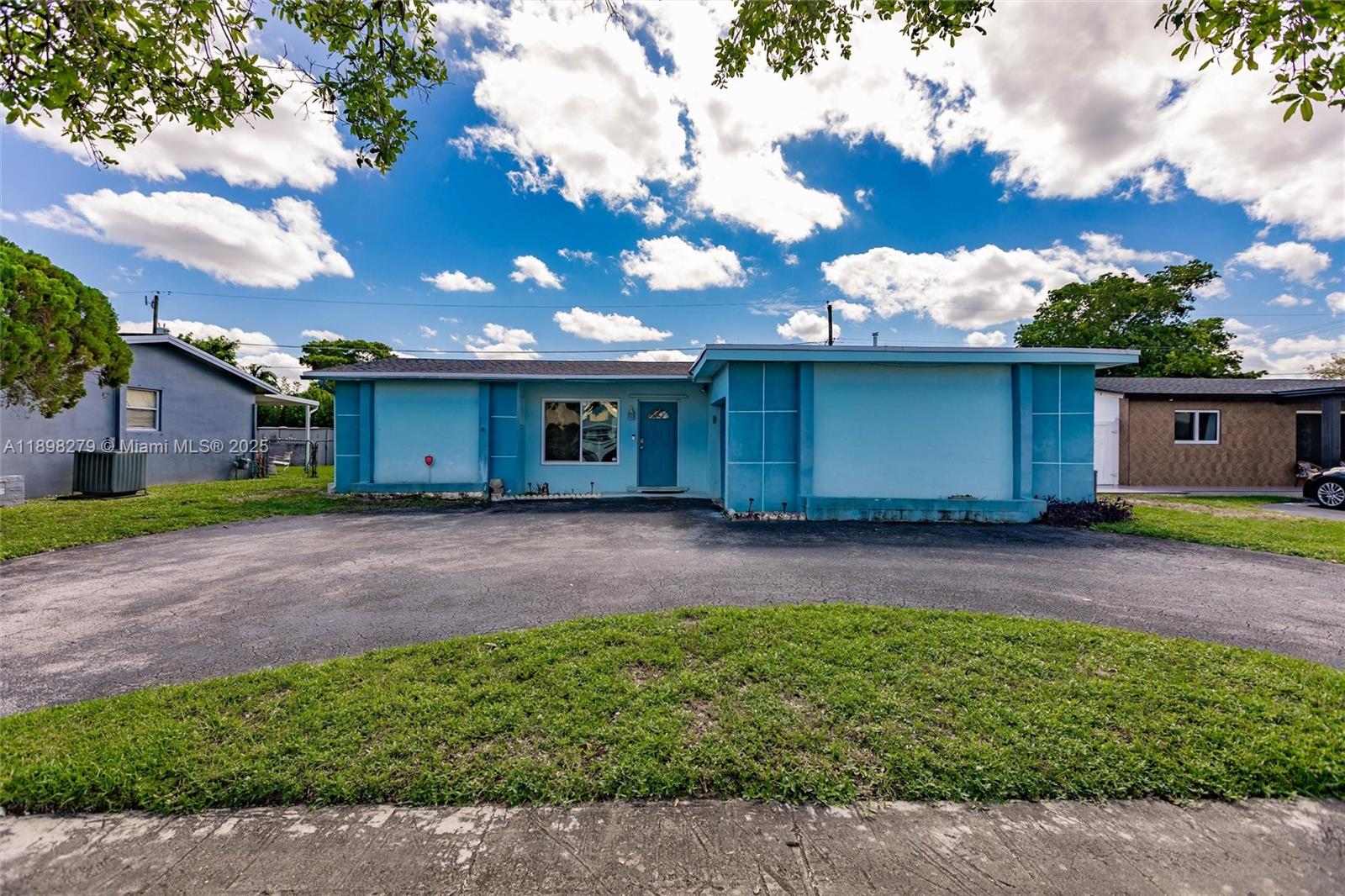 8480 NW 29th St