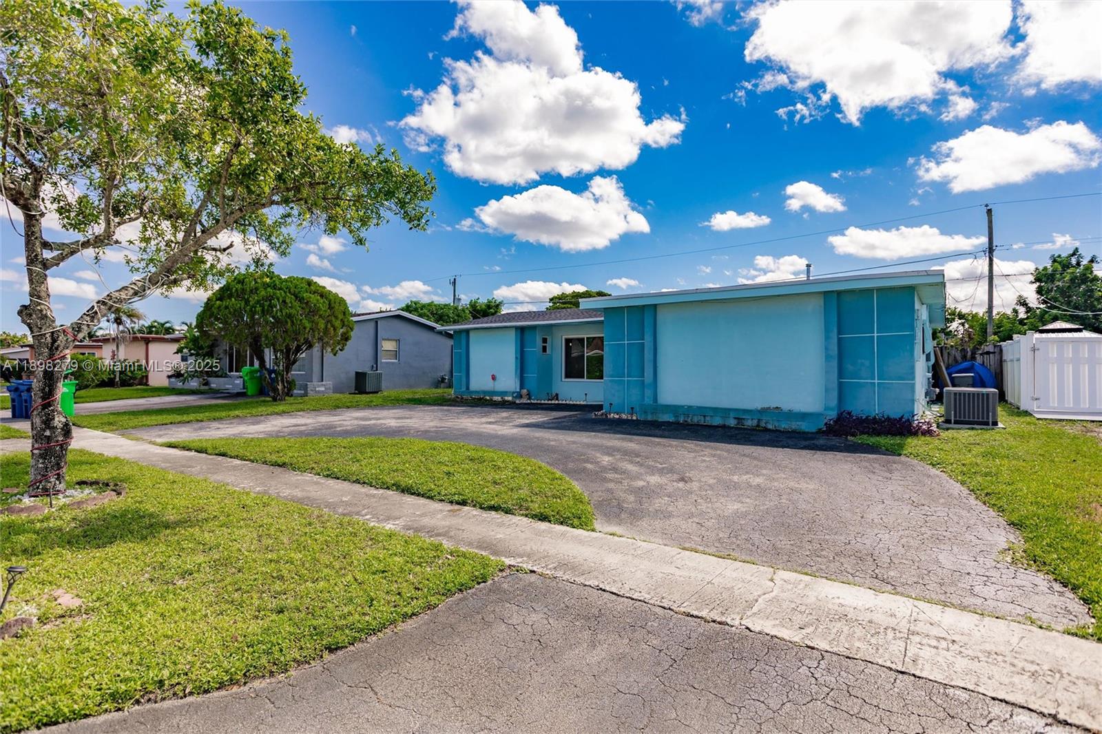 8480 NW 29th St