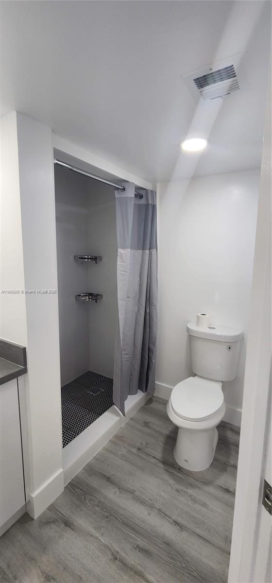 VERSAILLES GARDENS CONDO - Residential Lease