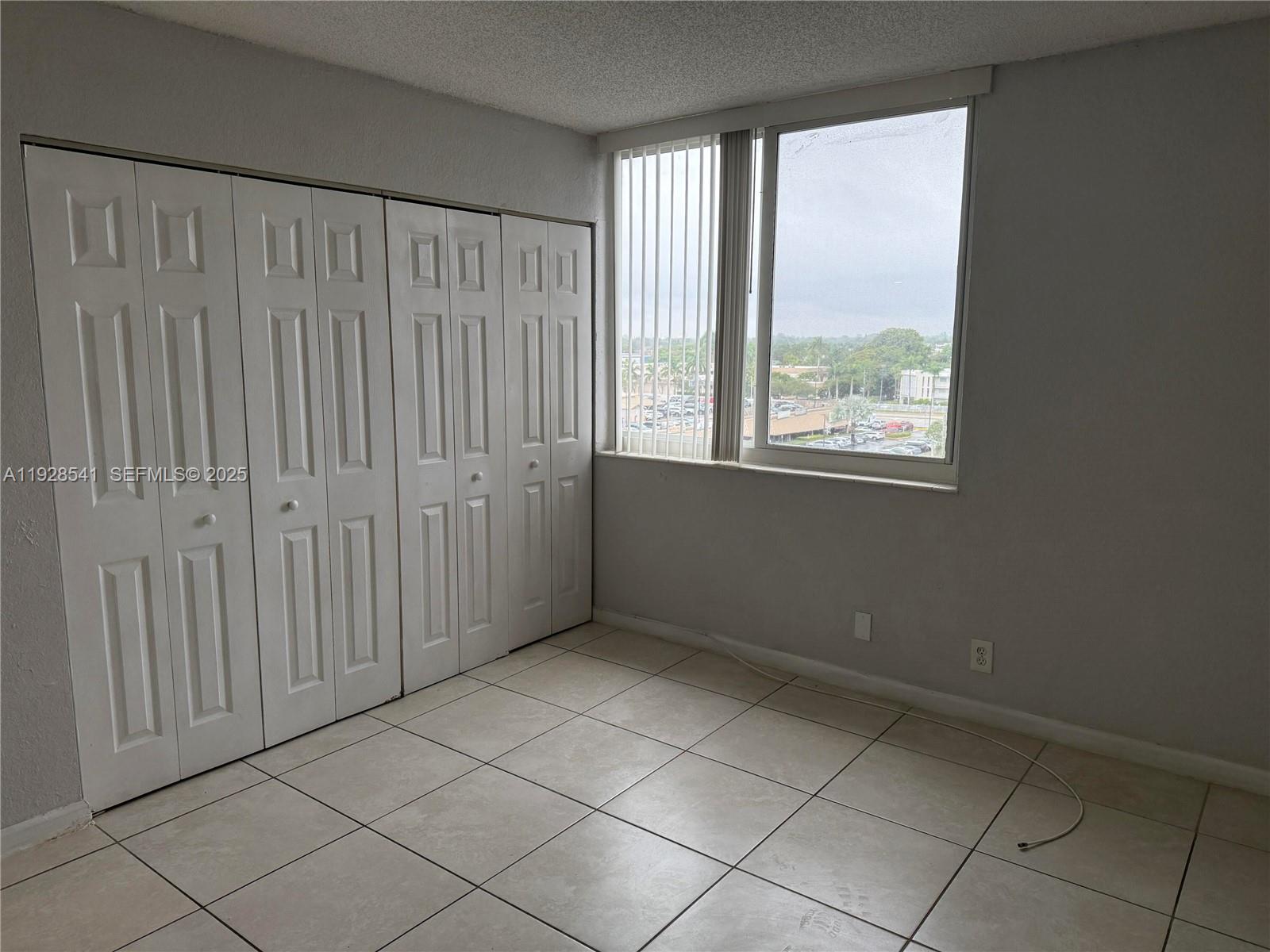 DADELAND PLACE CONDO - Residential Lease
