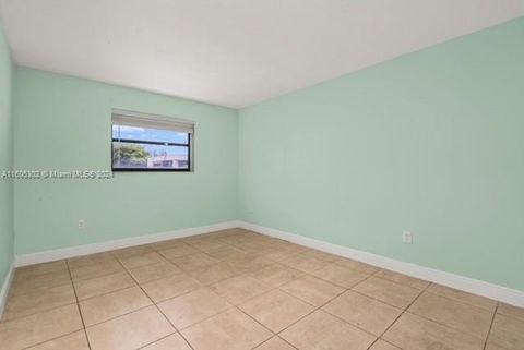 Condominium in Miami FL 8075 7 ST St 15.jpg