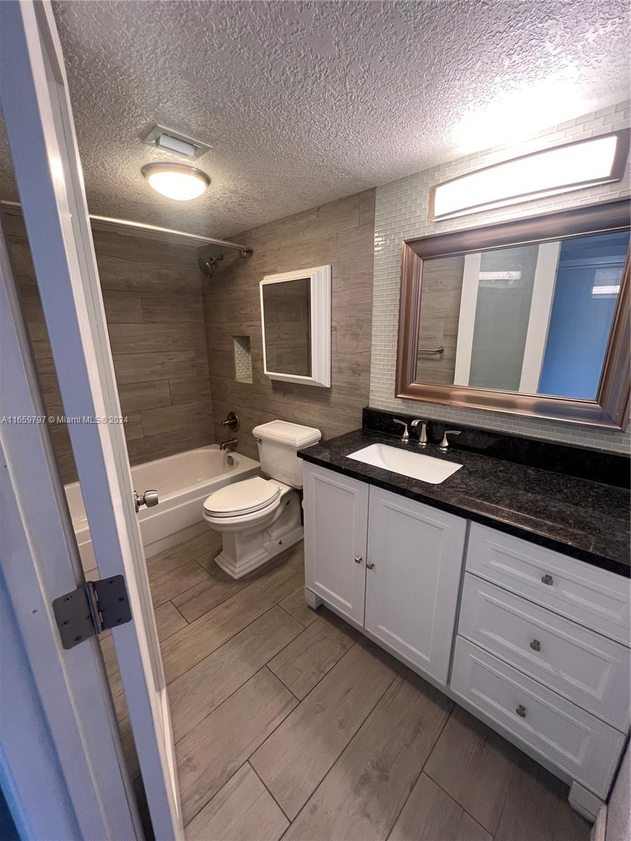 EVERGREEN TWO OF PINE ISL - Residential