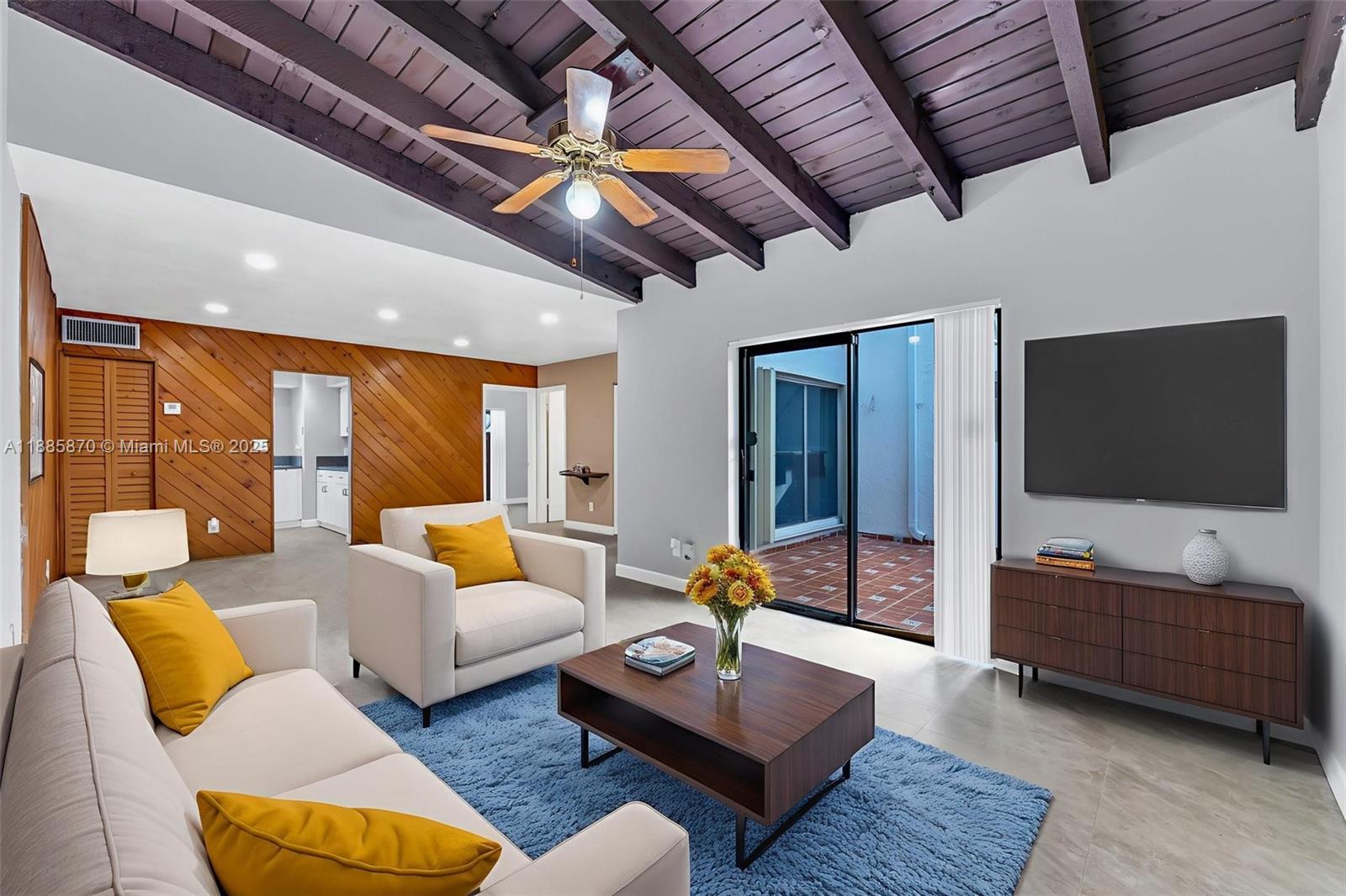 SNAPPER CREEK TOWNHOUSES - Residential