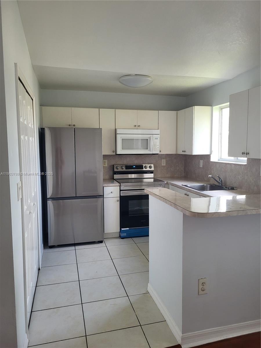 VENETIA GARDENS SOUTH CON - Residential Lease