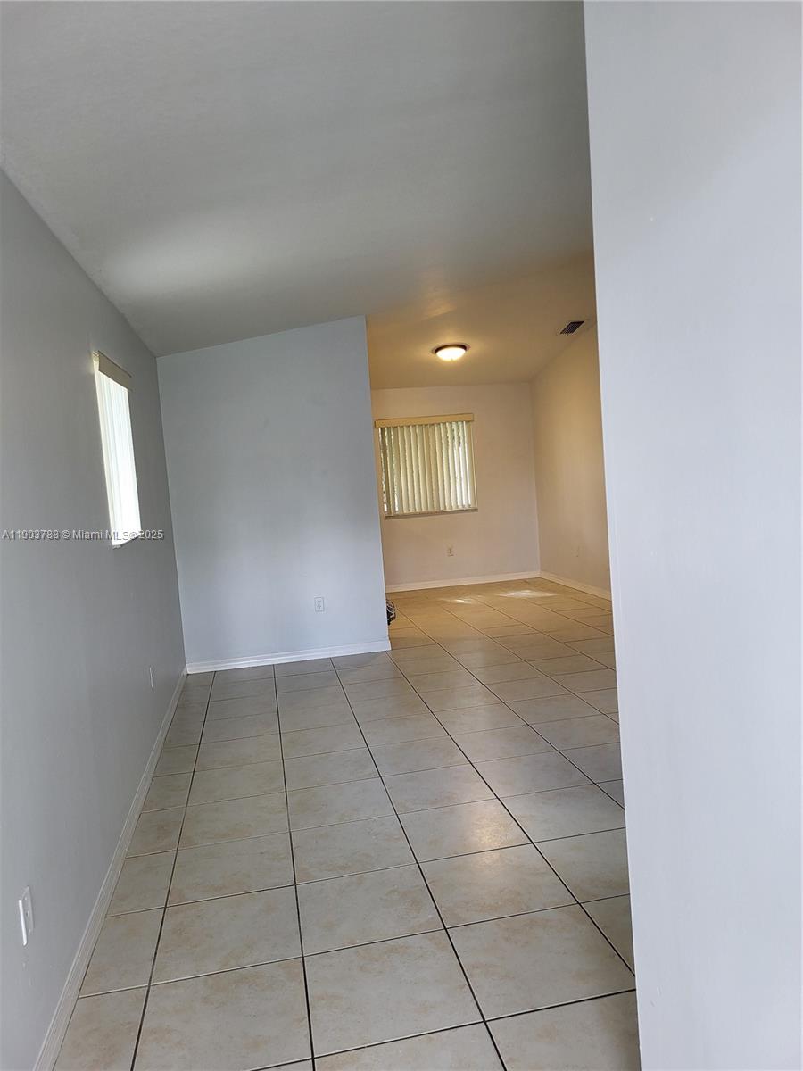 VENETIA GARDENS SOUTH CON - Residential Lease