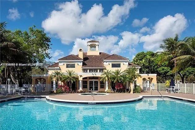 2371 Nw 33rd St 711, Oakland Park, Miami-Dade County, Florida - 2 Bedrooms  
2 Bathrooms - 