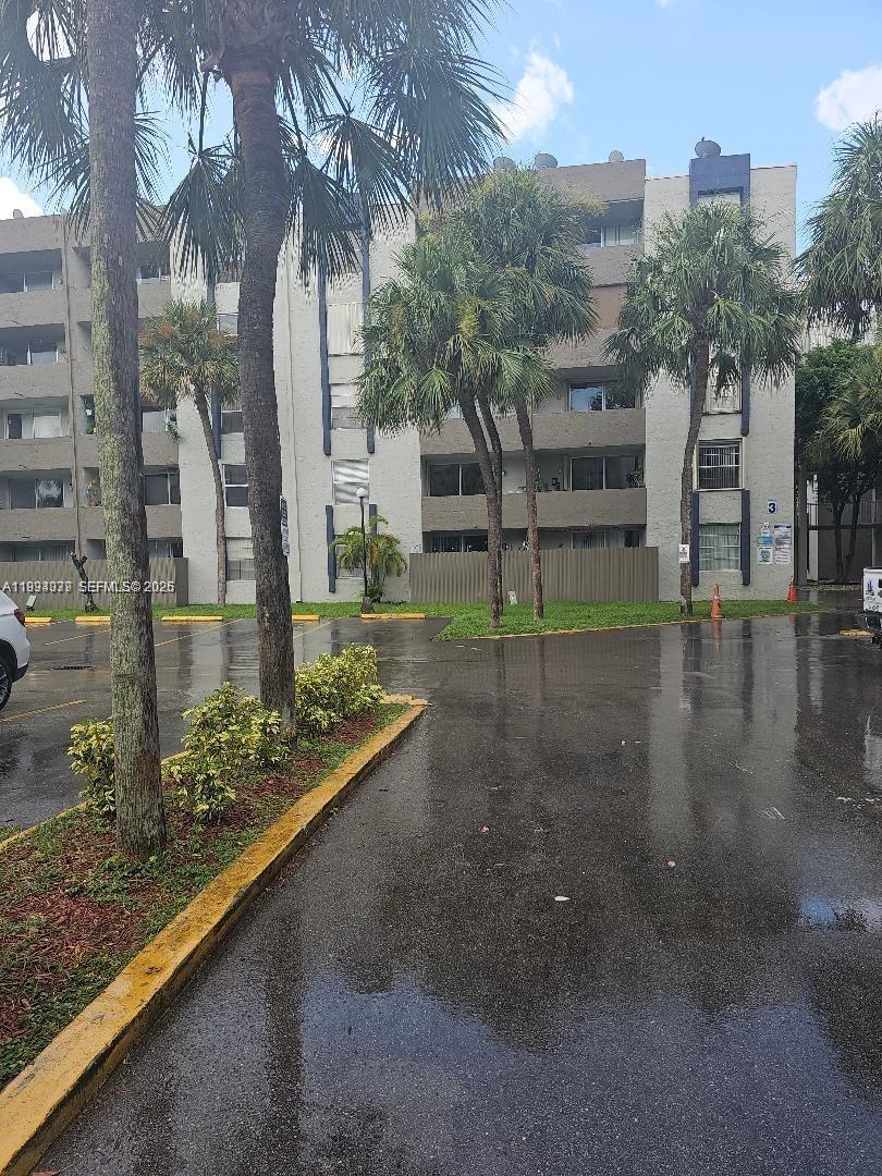 SAMARI LAKE EAST CONDO - Residential Lease