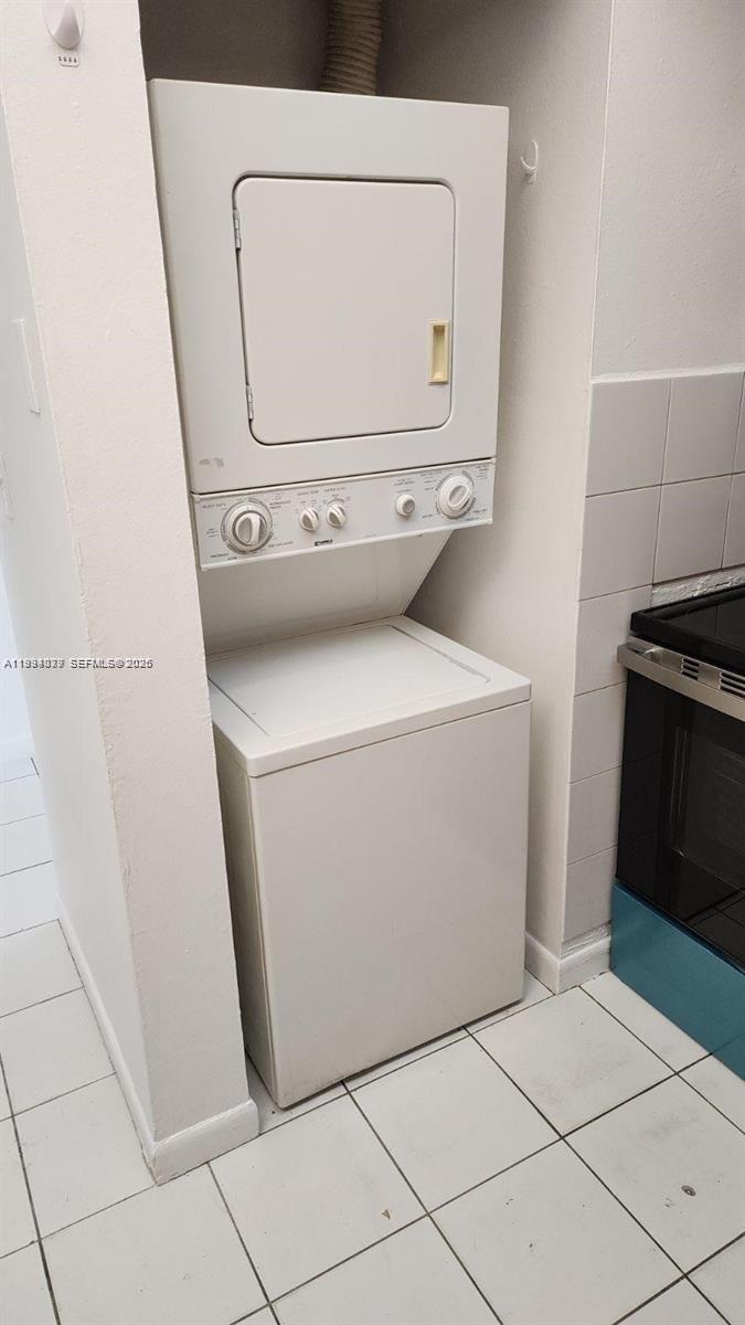 SAMARI LAKE EAST CONDO - Residential Lease