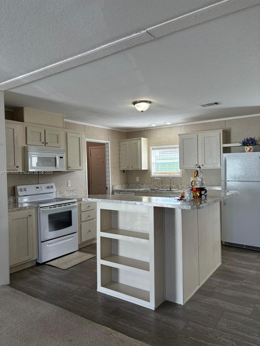 Palm Gardens - Residential