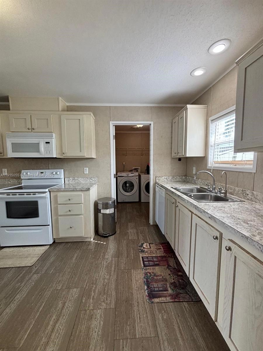 Palm Gardens - Residential