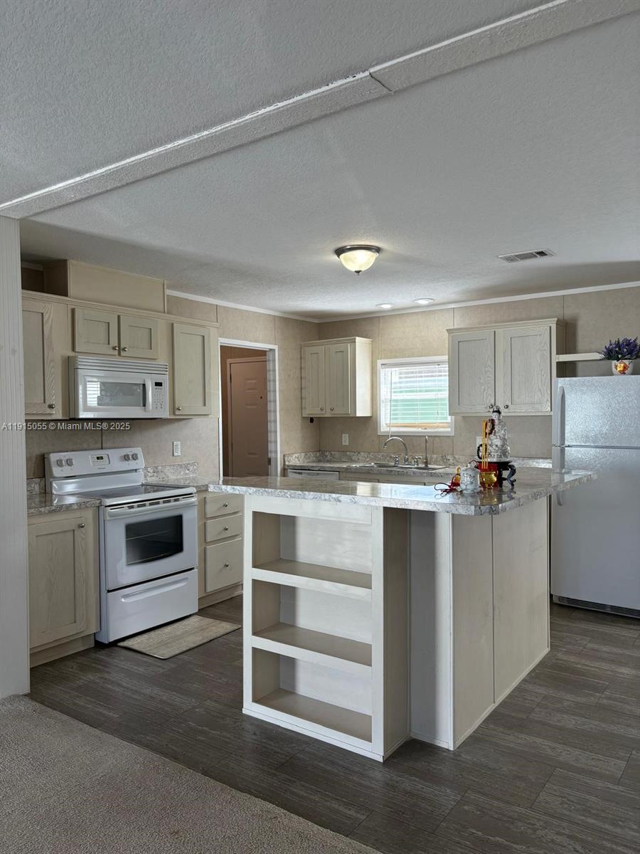 Palm Gardens - Residential