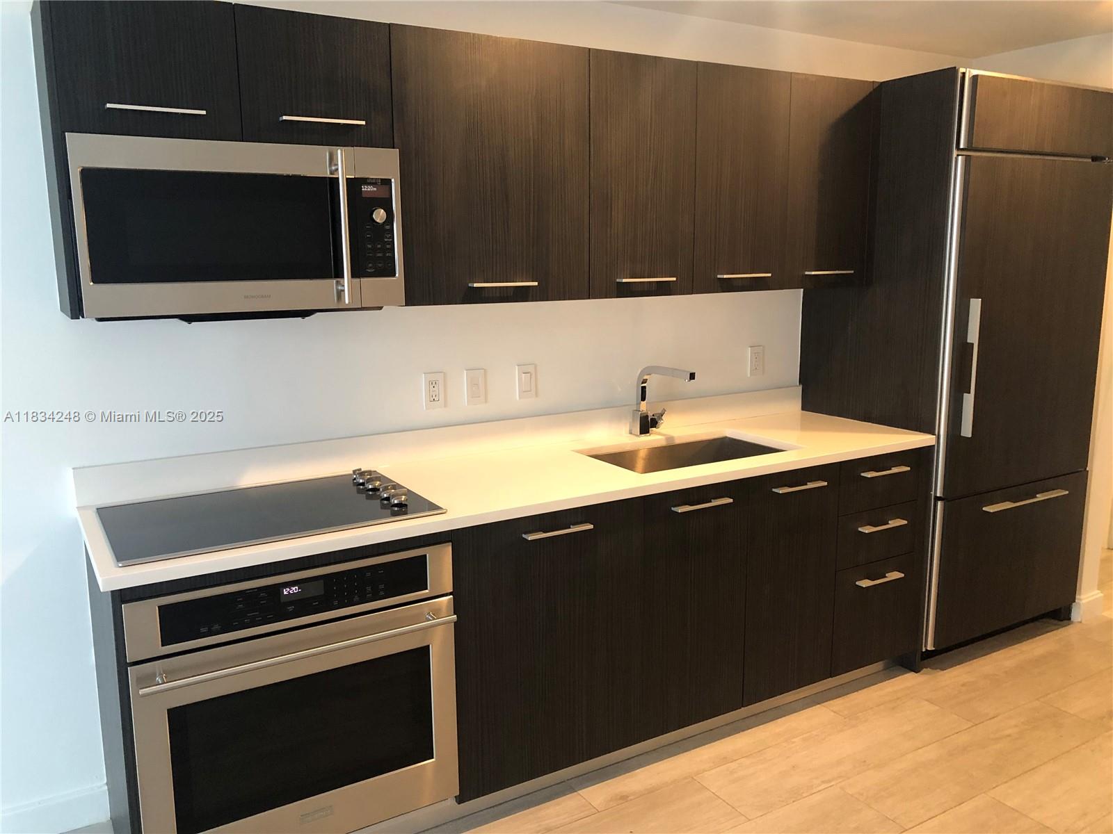 BRICKELL HEIGHTS WEST CON - Residential