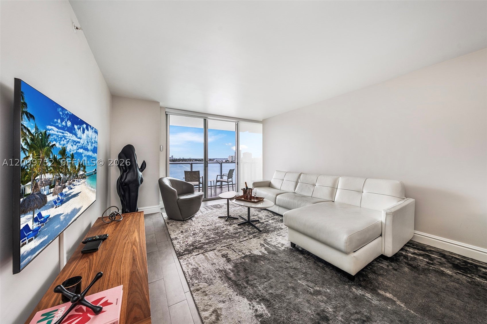 1100 West Ave 926