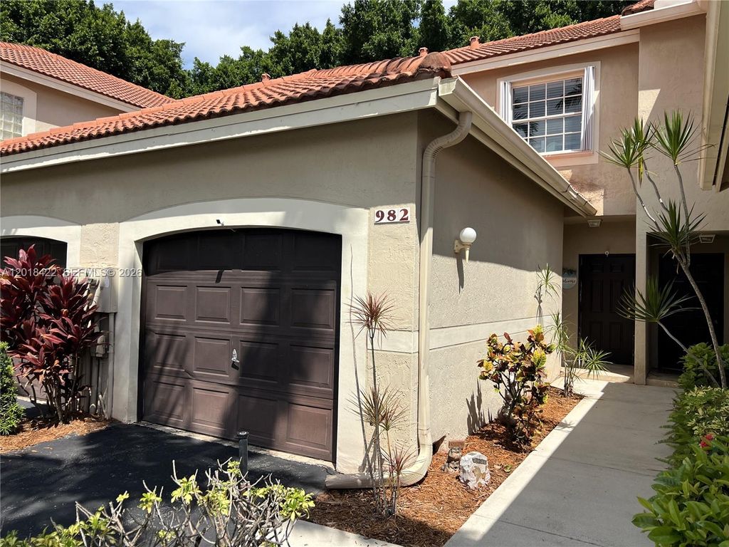 Photo of 982 Sevilla Cir #982, Weston, FL 33326 (MLS # A12018422)