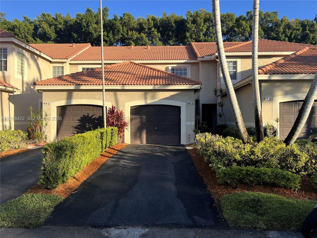 Photo of 982 Sevilla Cir #982, Weston, FL 33326 (MLS # A12018422)
