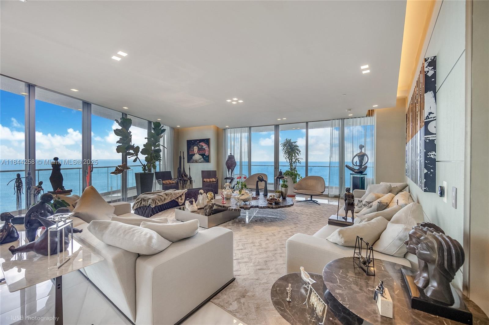 18975 Collins Ave 1100, Sunny Isles Beach, FL, 33160/$5,950,000 3 18975 Collins Ave 1100